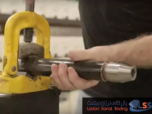 سرویس شیلنگ ویبراتور بتن در کارگاه